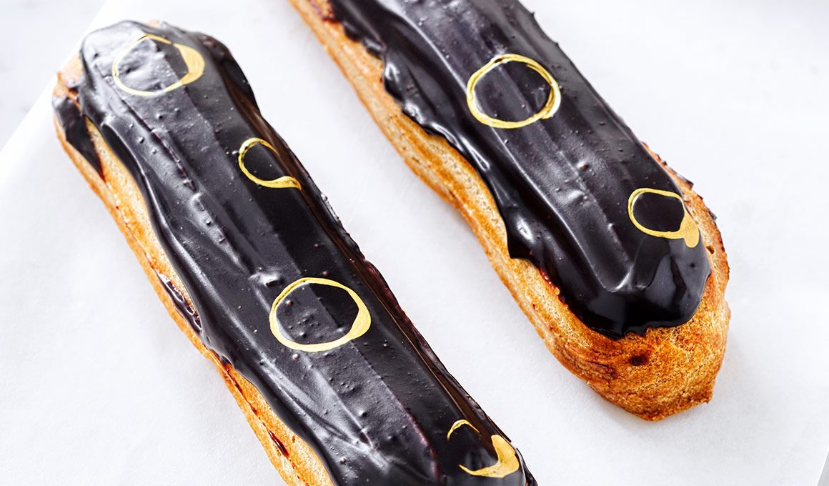 1 Chocolate Eclair